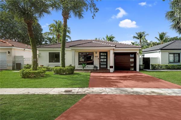 LAKES ON THE GREEN NORTH