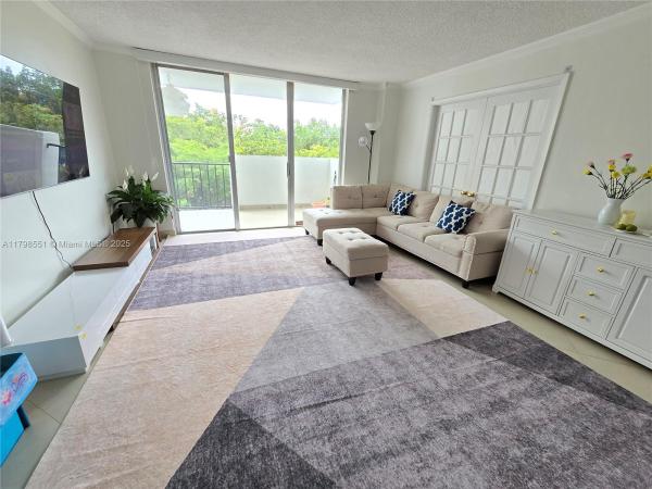 2780 NE 183RD ST #409, AVENTURA, FL 33160