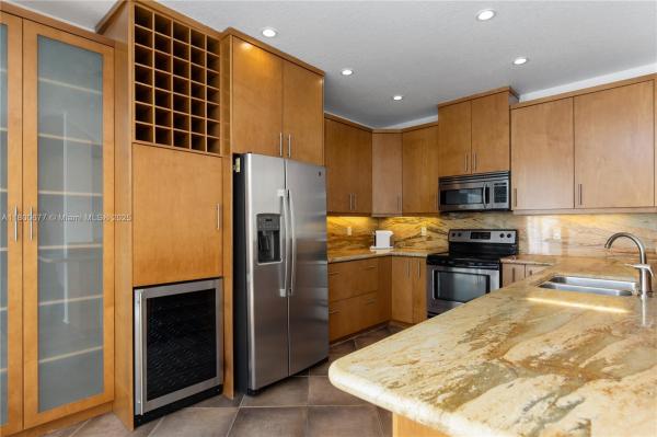 WEST LAKE VILLAGE PLAT