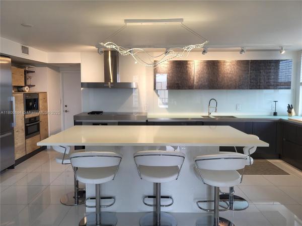 STRATFORD TOWERS CONDO