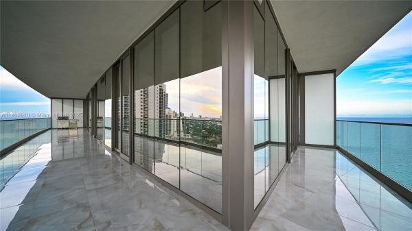 18975 COLLINS AVE #2105, SUNNY ISLES BEACH, FL 33160