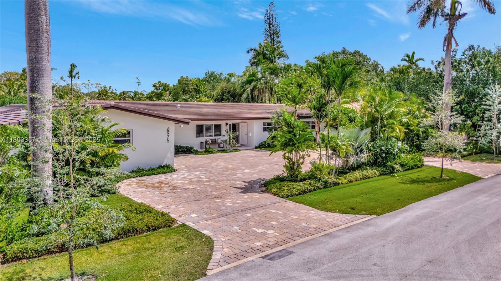 KENDALL GARDENS - фото