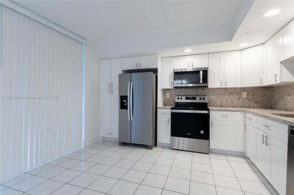 HORIZONS WEST CONDO #7