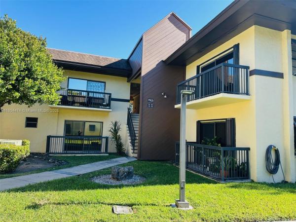 KINGS CREEK WEST CONDO BL