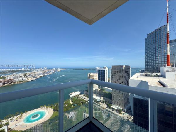 50 BISCAYNE CONDO