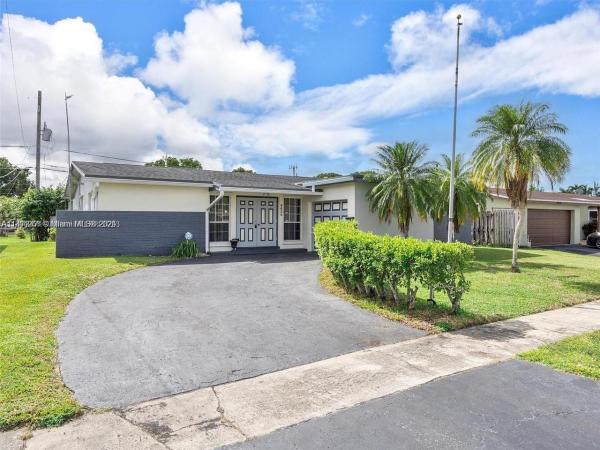 SUNRISE GOLF VILLAGE SEC