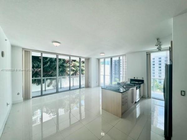 THE AXIS ON BRICKELL II C