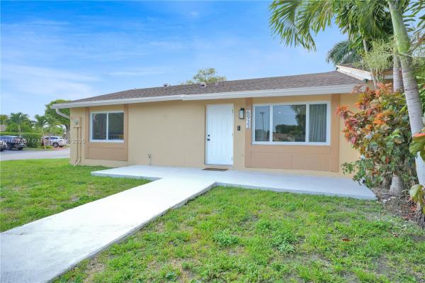 WESTWIND LAKES TOWNHOUSES