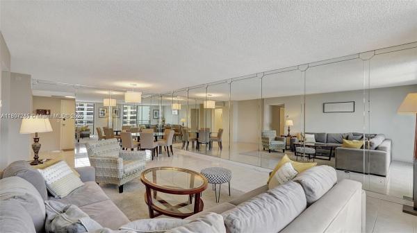 2500 PARKVIEW DR #1520, HALLANDALE BEACH, FL 33009