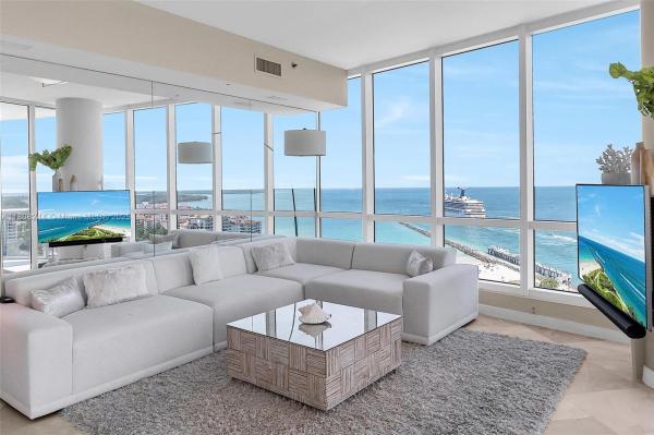 CONTINUUM ON SOUTH BEACH