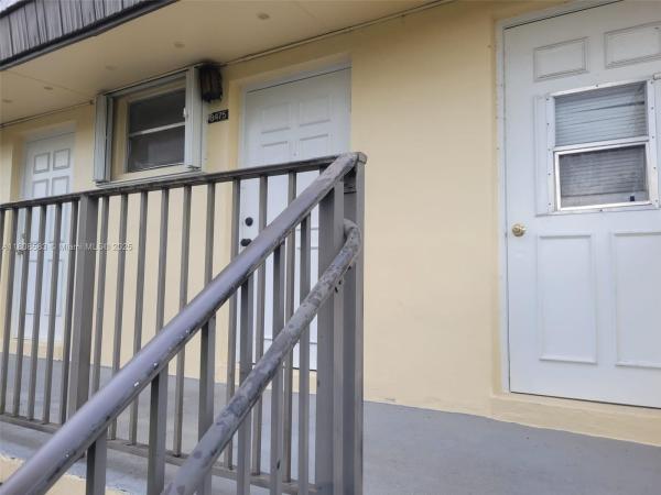 KENDALE LK TOWNHOUSE COND