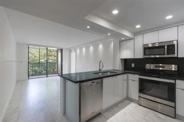 PROMENADE AT KENDALE LAKE