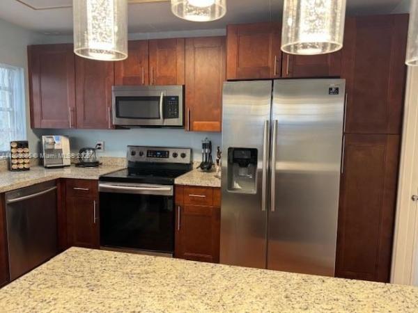 1817 S OCEAN DR #521, HALLANDALE BEACH, FL 33009