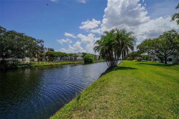 VILLAGE OF KINGS CREEK