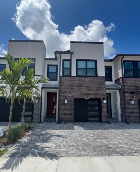 AMERICAN EXPRESS TRACT