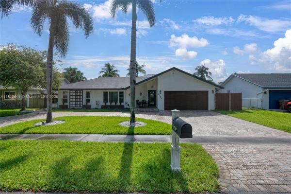 ROLLING HILLS LAKE ESTATE