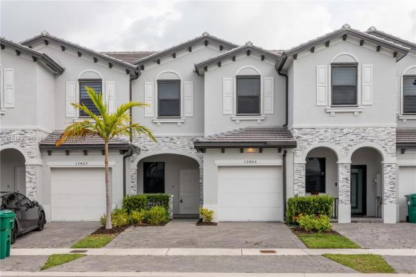 PINE ISLE PINE VISTA