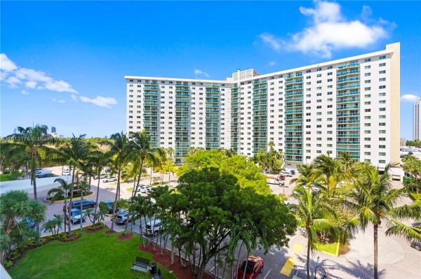 19390 COLLINS AVE #502, SUNNY ISLES BEACH, FL 33160