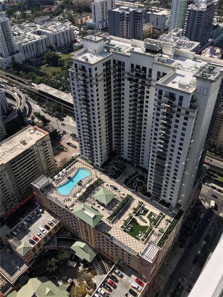 NINE AT MARY BRICKELL VIL