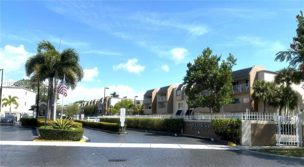 KINGS CREEK SO CONDO