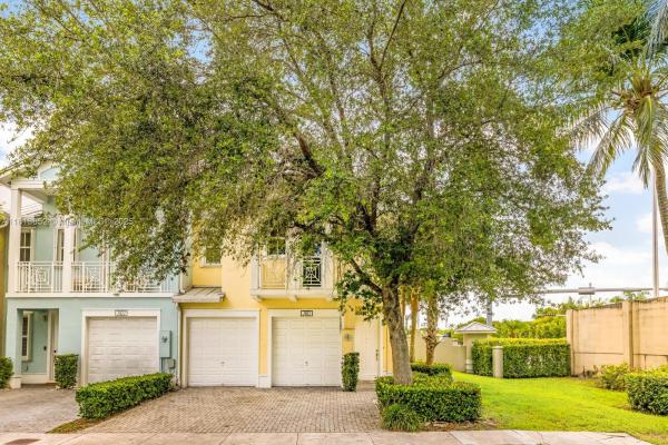 RESERVE AT DORAL WEST