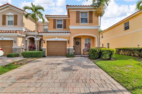 EMERALD CREEK TOWNHOMES