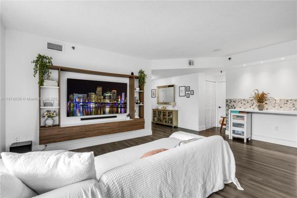 VILLA BRICKELL CONDO