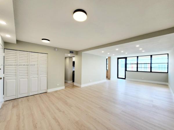 250 174TH ST #1618, SUNNY ISLES BEACH, FL 33160