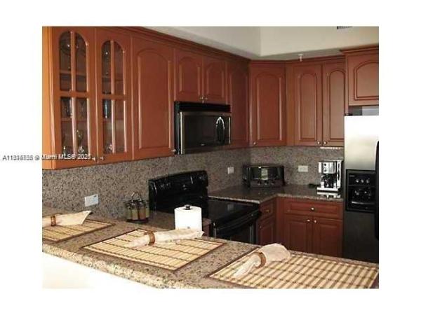 THE LUXOR RESIDENCES COND