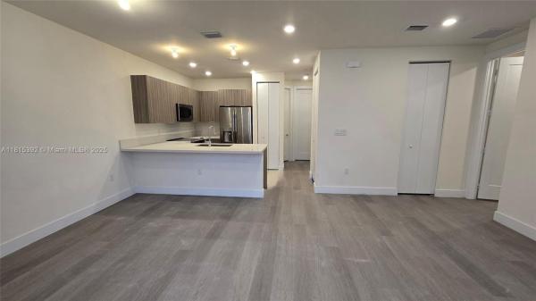 LANDMARK AT DORAL CONDO N