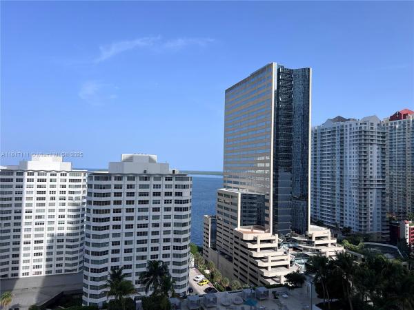 THE PLAZA 901 BRICKELL CO