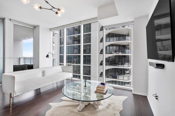 TEN MUSEUM PK RESIDENTIAL