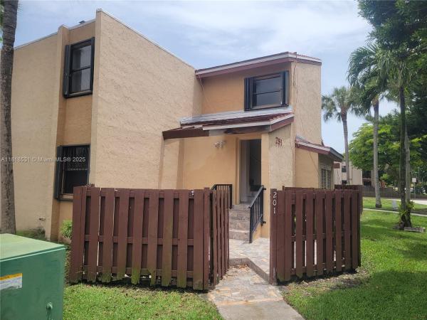 INDIAN SUMMER VILG CONDO