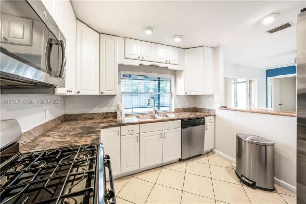 SUNRISE GOLF VILLAGE SEC