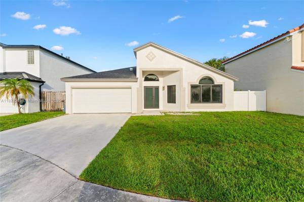 WEITZER HAMMOCKS HOMES SE