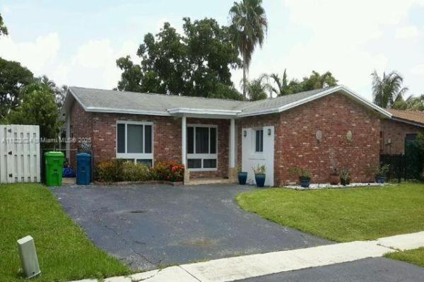 SUNRISE GOLF VILLAGE SEC