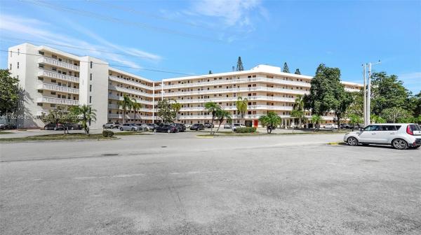 POINT EAST SEC III CONDO