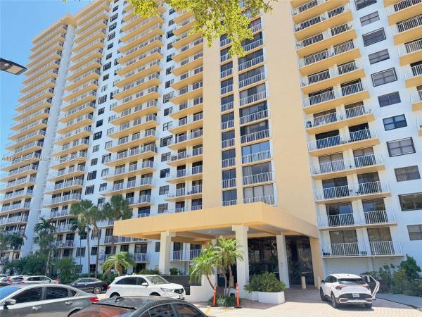 290 174TH ST #316, SUNNY ISLES BEACH, FL 33160