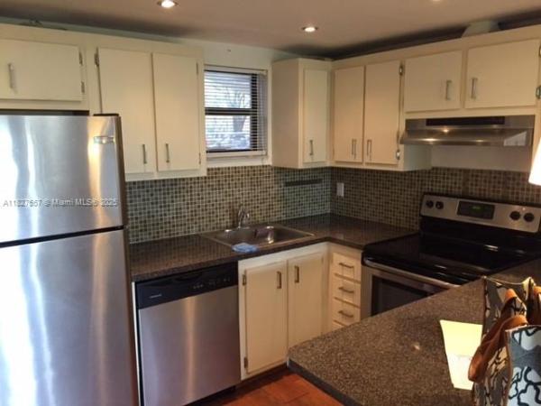 LAS VISTAS AT DORAL CONDO