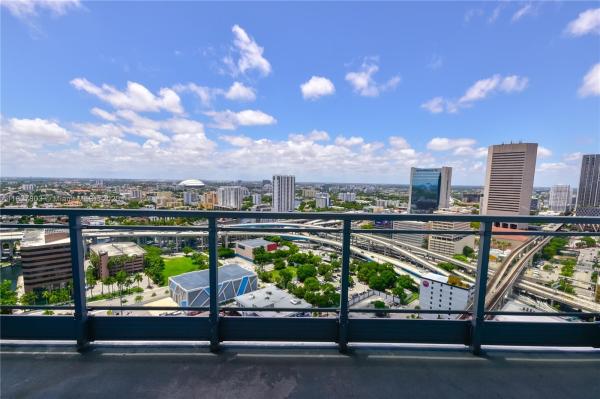 90 SW 3RD ST #3008, MIAMI, FL 33130