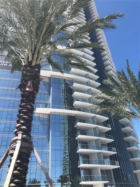 851 NE 1ST AVE #3705, MIAMI, FL 33132