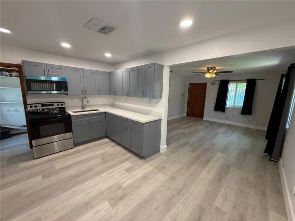 DANIA COUNTRY CLUB ESTATE