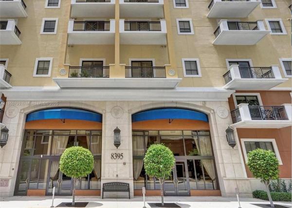 COLONNADE AT DADELAND SW