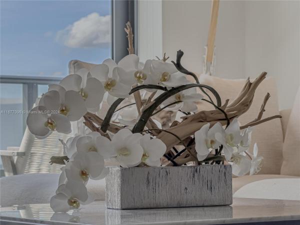 AVENTURA PARKSQUARE RESID