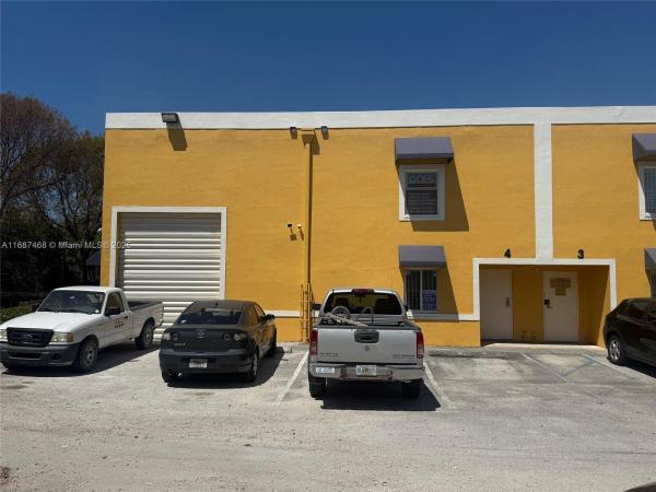 138 St Commercial Park Condo