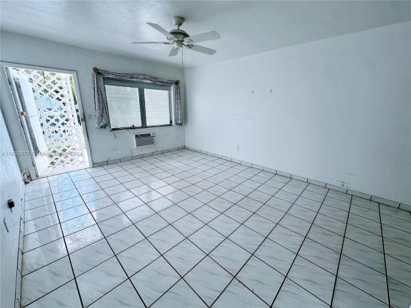 641 Espanola Condo