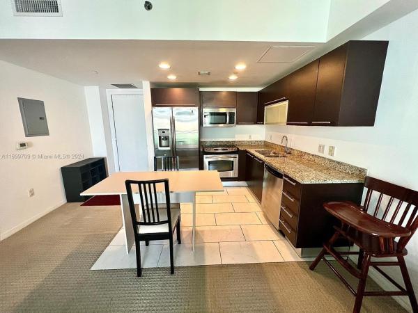 THE PLAZA 901 BRICKELL CO