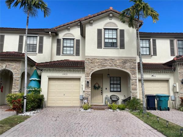 CENTURY GARDENS AT TAMIAM