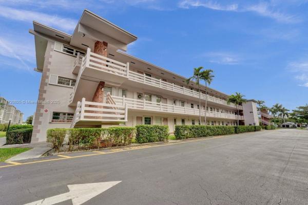 GOLDEN ISLES CONDO APTS