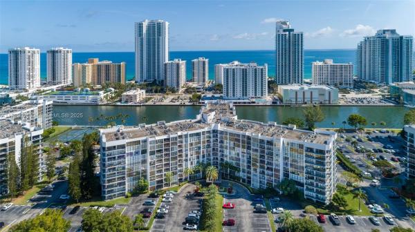 800 PARKVIEW DR #608, HALLANDALE BEACH, FL 33009